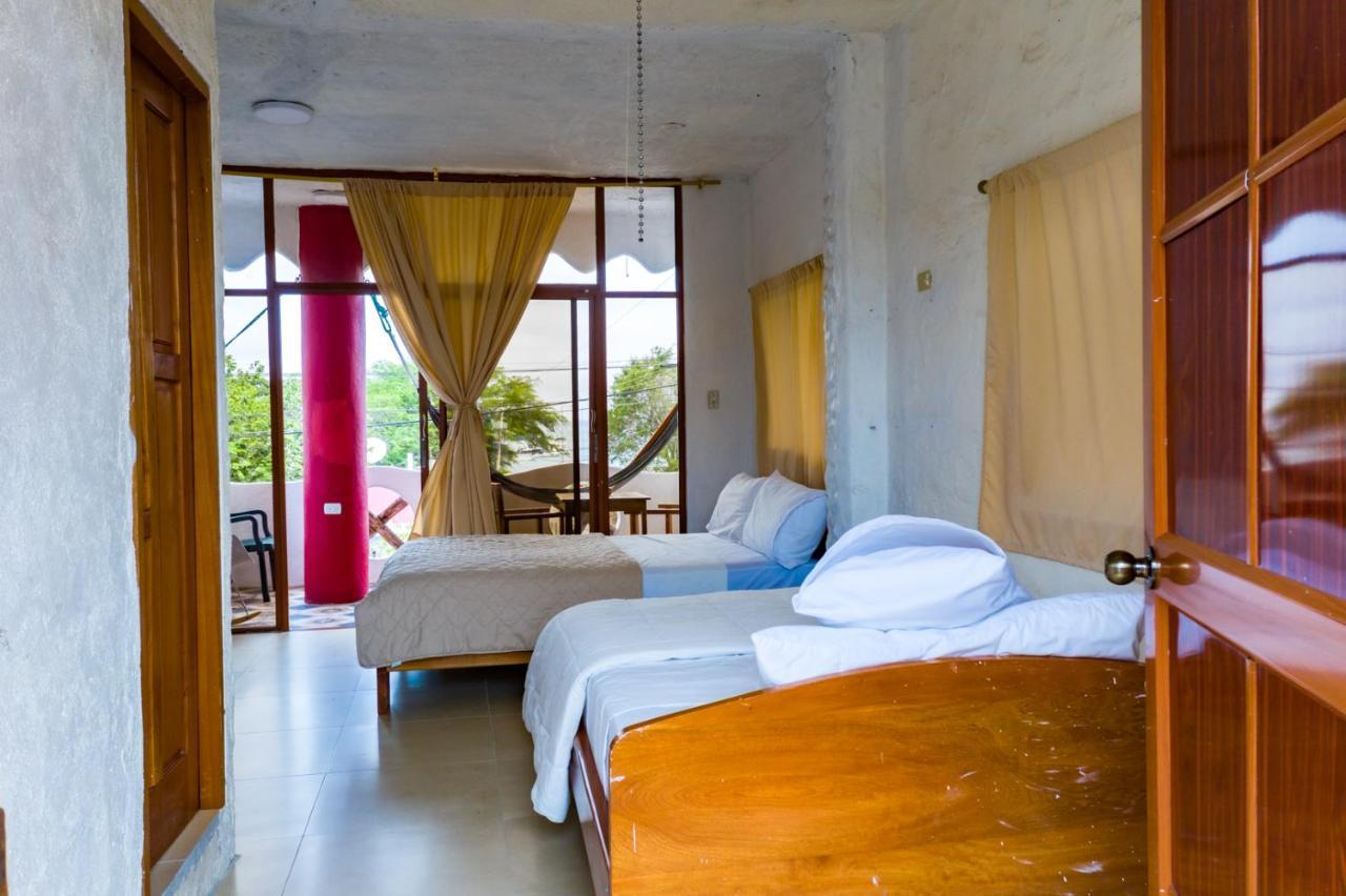 Royal Galapagos Inn 巴克里索莫雷诺港 外观 照片