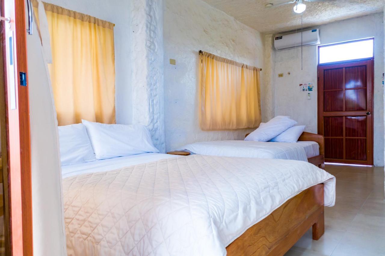 Royal Galapagos Inn 巴克里索莫雷诺港 外观 照片
