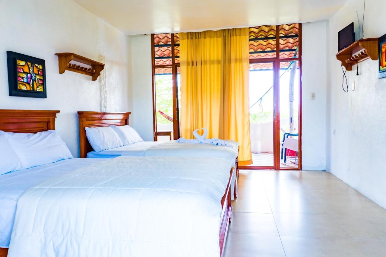 Royal Galapagos Inn 巴克里索莫雷诺港 外观 照片