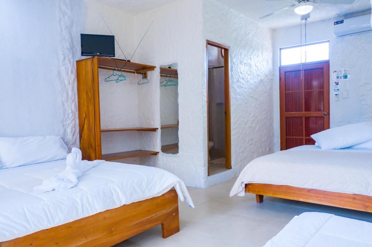 Royal Galapagos Inn 巴克里索莫雷诺港 外观 照片