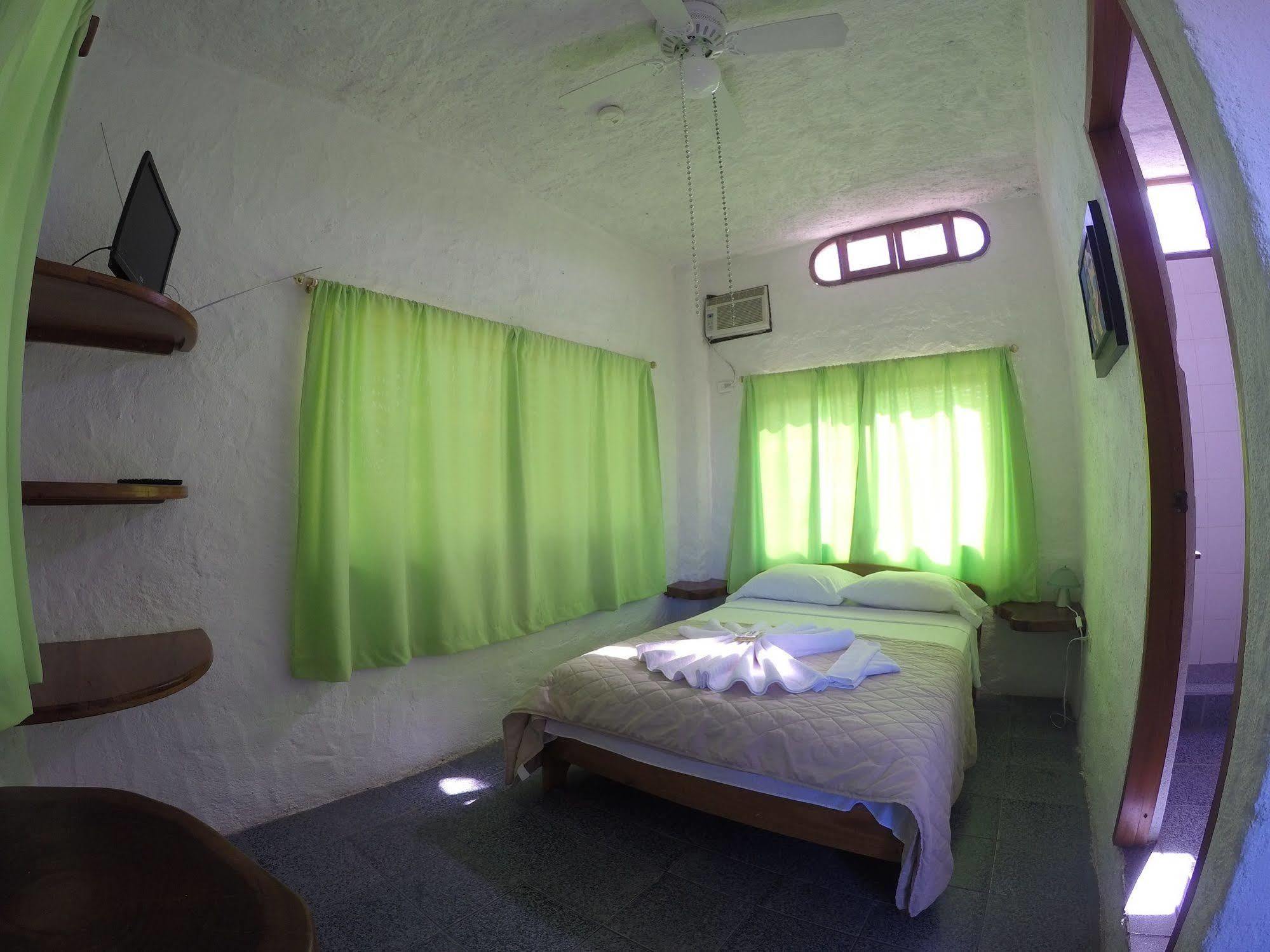 Royal Galapagos Inn 巴克里索莫雷诺港 外观 照片
